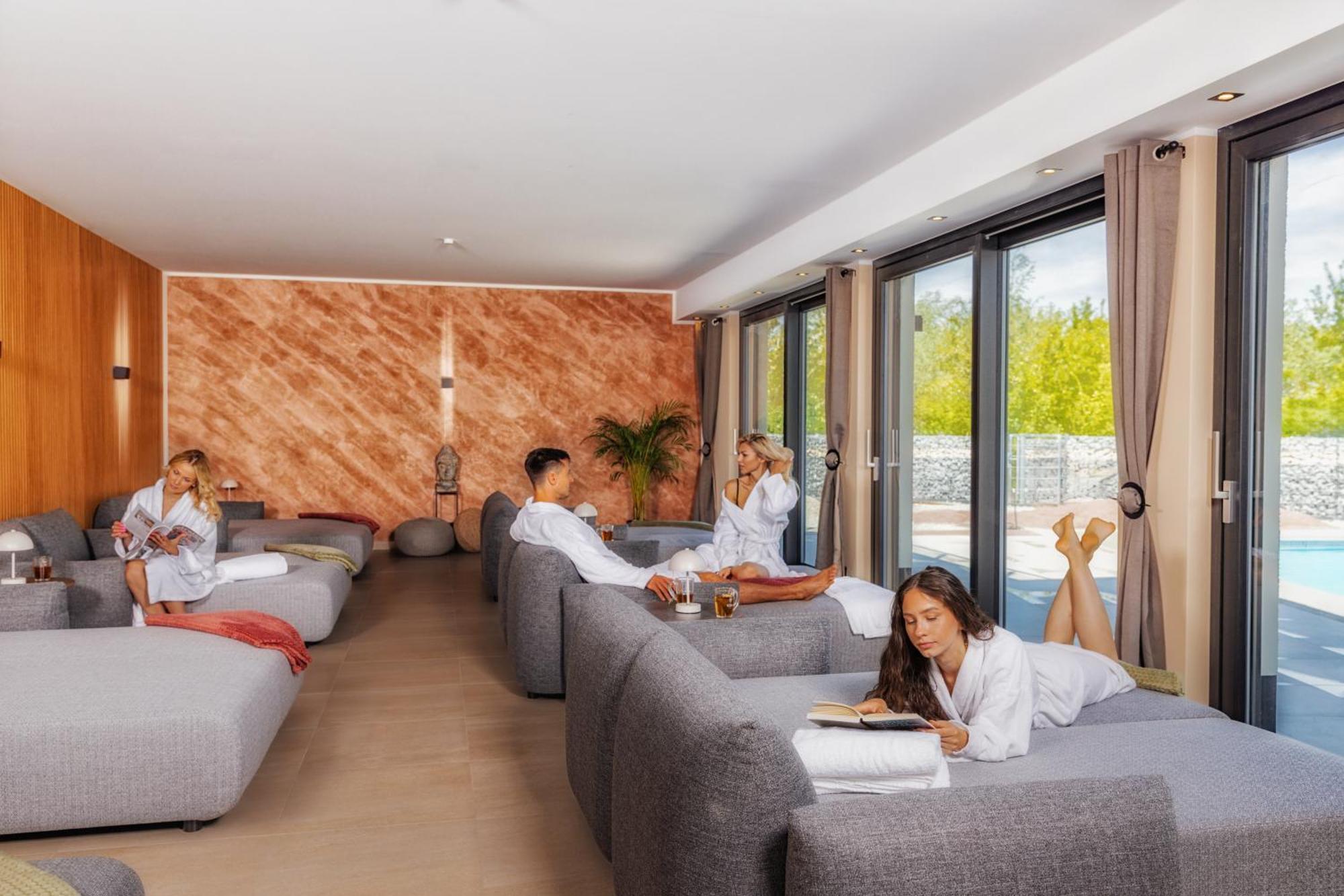 Bernstein Acamed Resort Nienburg  Exterior photo