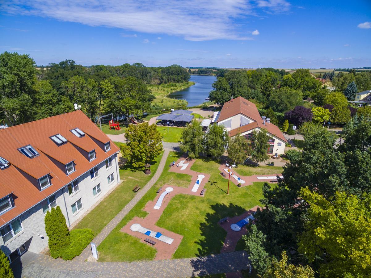 Bernstein Acamed Resort Nienburg  Exterior photo