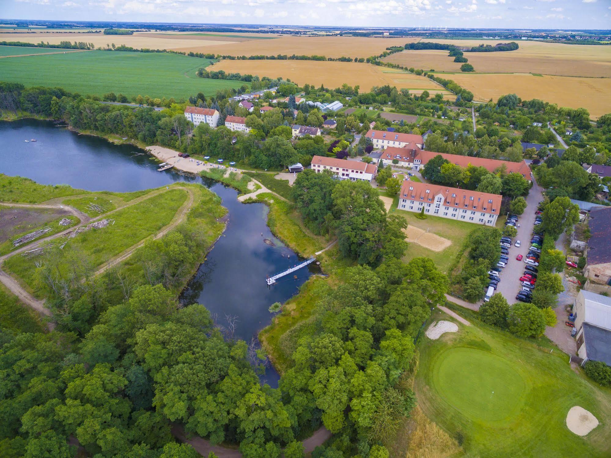Bernstein Acamed Resort Nienburg  Exterior photo