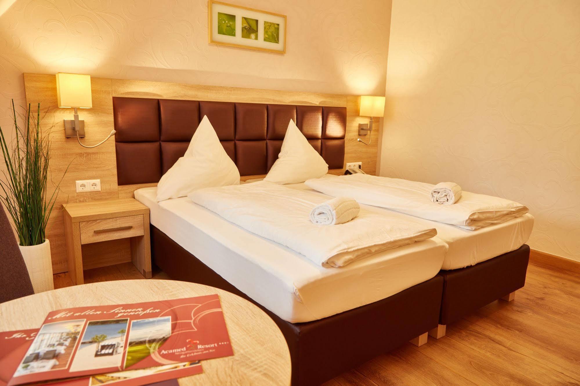 Bernstein Acamed Resort Nienburg  Exterior photo